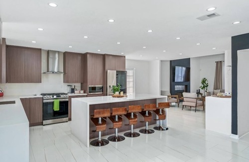 Cathedral City House | Recently remodeled and light and brigh open floor concept.