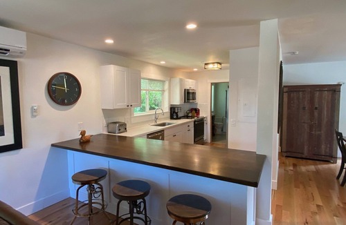 Corvallis House | Recently Updated - 3 Blocks to Downtown and OSU!