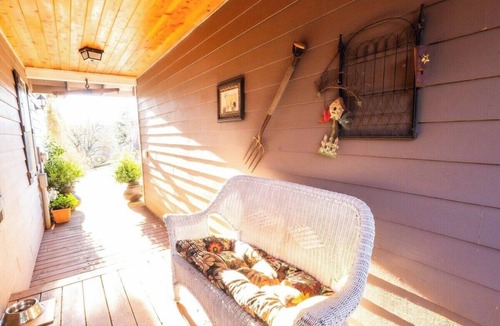Newberg Apartment | Red Hills Retreat — Lower Carriage House