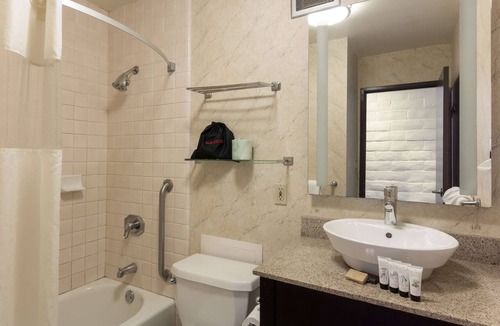 Munras Avenue Hotel | Red Lion Hotel Monterey