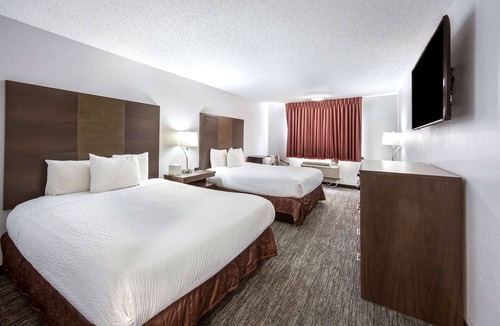 Grants Pass Hotel | Red Lion Inn & Suites Grants Pass
