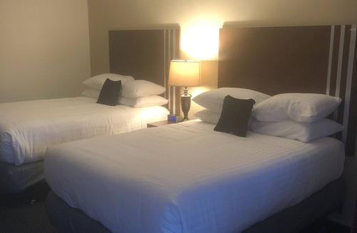 La Pine Hotel | Red Lion Inn & Suites La Pine