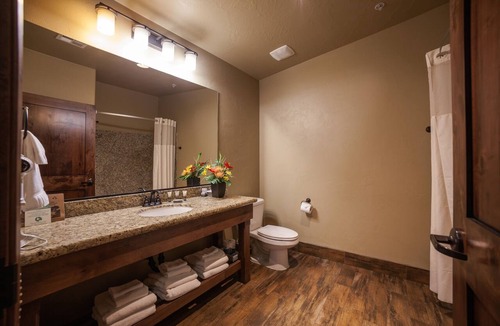 Zion National Park South Entrance Hotel | Red Rock Basecamp | 1 Unit | 0.7 Miles to Zion Nature Center and Main Shuttle Hu