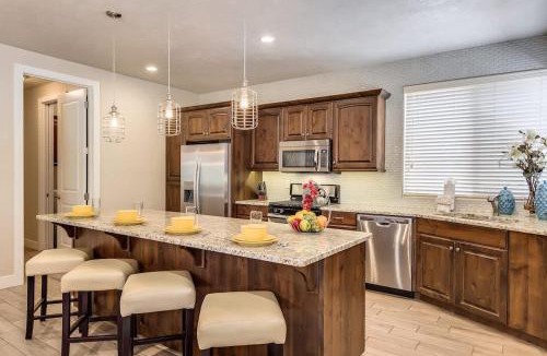 Santa Clara House | Red Rock Hideaway Family Home with Casita
