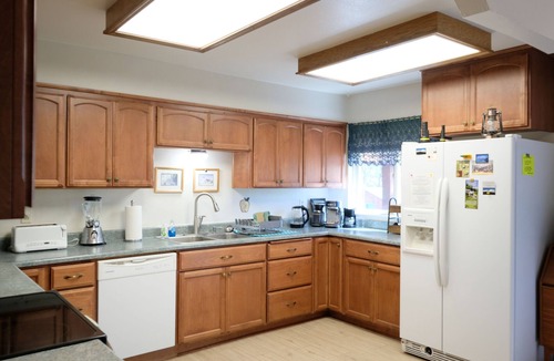 Mount Shasta House | Redwood Garden Cottage