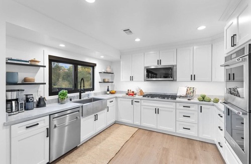 Sebastopol House | Refined Luxury, Vineyard Views Close to Healdsburg