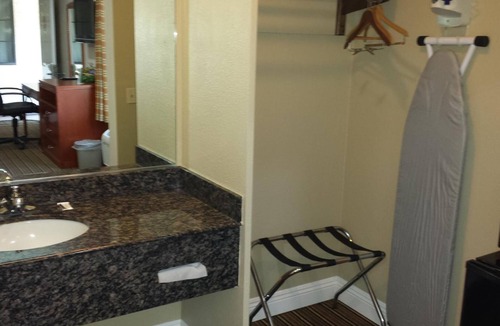 Moreno Valley Hotel | Regency Inn And Suites