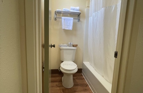 Lakeport Hotel | Regency Inn