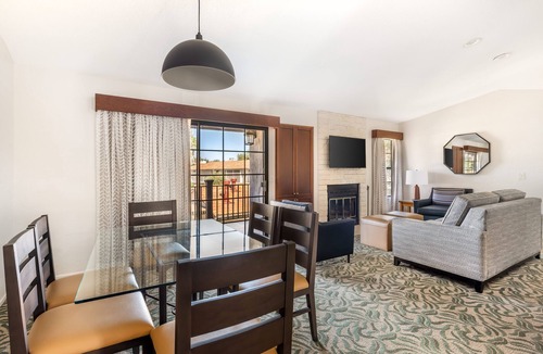 San Diego Country Estates Hotel | Relax and Recharge! Four Comfortable Units, Hiking, Golf, Near Santaya Isabel