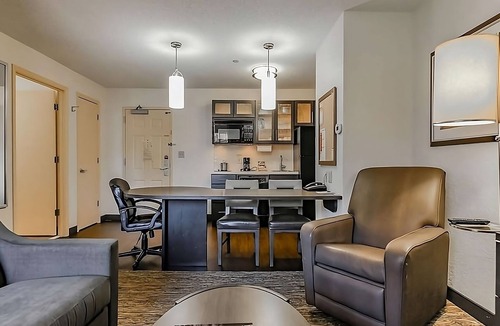 Anaheim Resort Hotel | Relax and Unwind! 4 Comfortable Units, Kitchenette, Pets Allowed