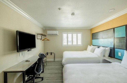 Victorville Hotel | Relax in a 2 Queen Beds Room for Family Stays in Victorville – 3 Rooms