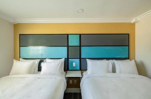 Victorville Hotel | Relax in a 2 Queen Beds Room for Family Stays in Victorville – 3 Rooms
