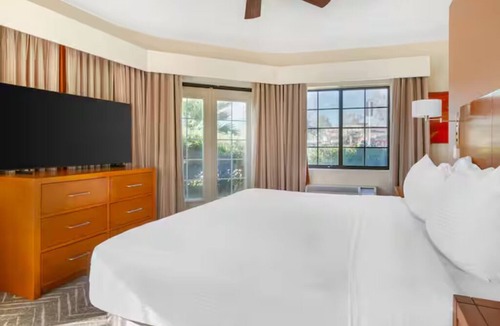 Palo Verde Hotel | Relax in Modern Suite w/Full Kitchen + Cozy Living Space w/Free Parking