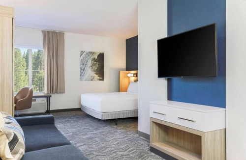 Truckee Hotel | Relax in Spacious Suite w/Modern Touches + Prime Location Near Truckee Trails