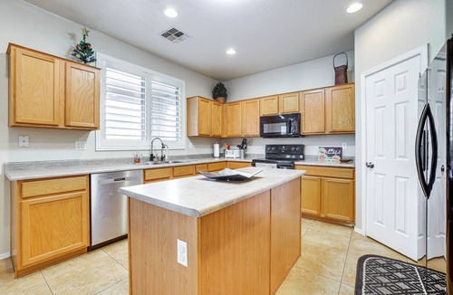San Tan Valley House | Relax Poolside! Group-Friendly San Tan Valley Gem