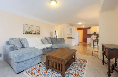 Oak Grove House | Relaxing 3BR Escape w/Hot Tub Near Portland
