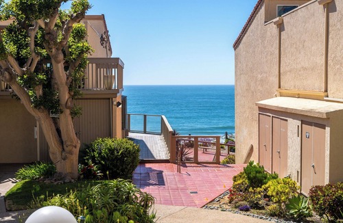Solana Beach Condo | Relaxing Beachside Getaway 2BR/2.5BA w/A/C Split system!
