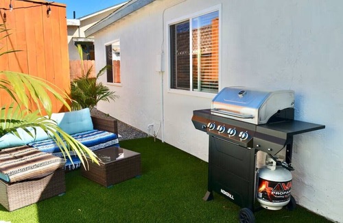 East Side Capistrano House | Relaxing Oceanside oasis close to beach, harbor and Legoland
