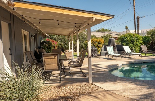 Scottsdale Estates Nine House | Relaxing Old Town Scottsdale Getaway - Heated Pool & Putting Green