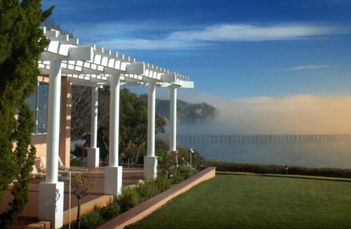 Avila Beach Resort | Relaxing Overnight Stay! 3 Modern Units, Free Parking, Onsite Pool