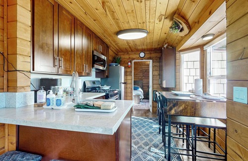 Cedar Glen Cottage | Relaxing Retreat w/Deck, 1 Mi to Lake Arrowhead!
