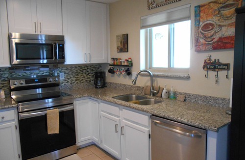 Fountain Hills Condo | Remodeled 2/2, 1 King & 2 Queens 1st Flr Condo, NO STAIRS Walk to all location