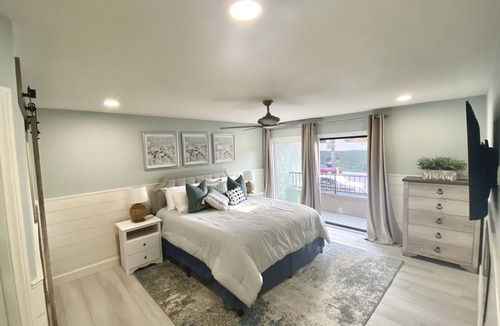 Solana Beach House | REMODELED 3 BEDROOM 2.5 BA. HOME ACROSS FROM PRIVATE BEACH OR WALK TO DOG BEACH!