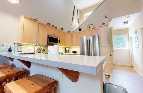 Mammoth Lakes Condo | Remodeled & Bright, On the Golf Course. Private Gas Grill, Pool On-site
