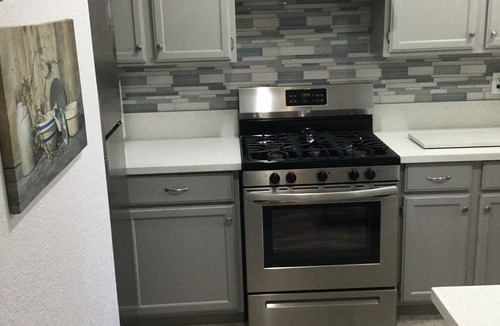 Spring Valley Condo | Remodeled Condo! Ground level access! Hospitals, shopping and Strip close by!
