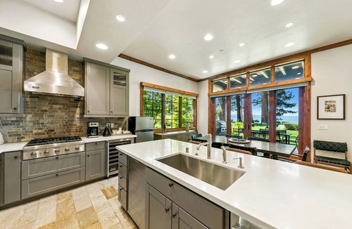 Sierra Shores Condo | Remodeled Luxury Lakeview w/Fireplace, Hot Tub, Gym | PEAK SS13