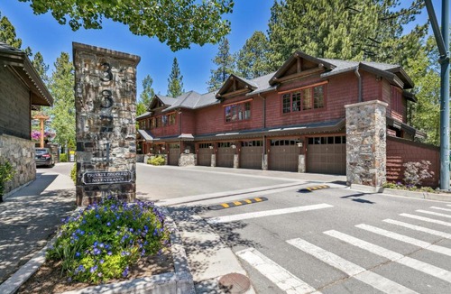 Sierra Shores Apartment | Remodeled Luxury Lakeview w Fireplace Hot Tub Gym PEAK SS13