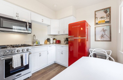 Crown Point House | Remodeled PB Homes w/Parking - AC - steps2beach - Sleeps 28 - 5 homes combined!