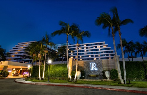 Airport Area Hotel | Renaissance Newport Beach Hotel