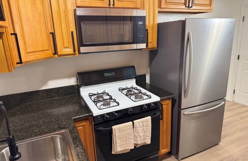Rancho Cordova House | Renovated 2BR Cozy & Modern Oasis I HOT TUB & GAMES