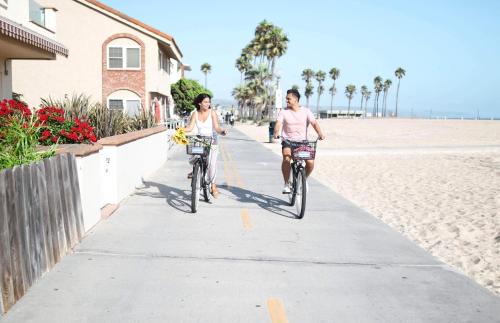 Santa Ana Heights House | Renovated 3Br Oceanfront W Panoramic Views By Beachview Rentals