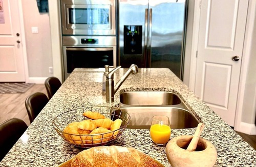 St. George Villa | Renovated 4BR Sleeps 14 - Game Room & Balcony Deck