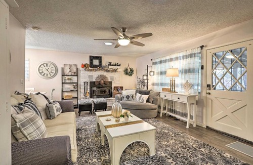 Munds Park House | Renovated Cottage w/Fire Pit in Munds Park!