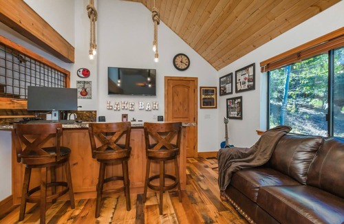 Truckee House | Renovated Donner Lake Front 4 BR/4BA