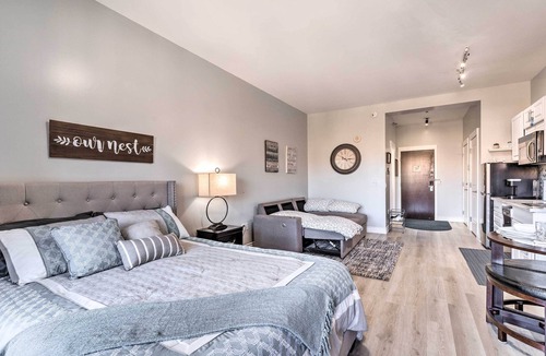 Lake Las Vegas Apartment | Renovated Henderson Studio: Balcony & Lake Access!