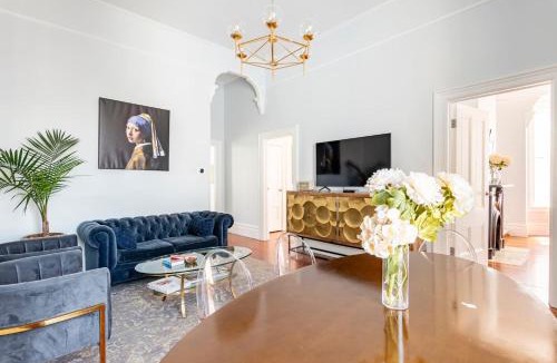 Prescott House | Renovated Historic House minutes from SF!