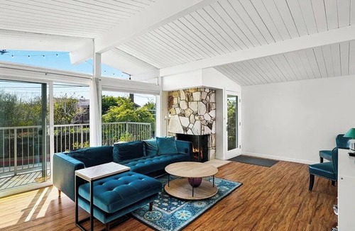 Lantern District House | Renovated Mid-century - Walk to Harbor/Doheny!