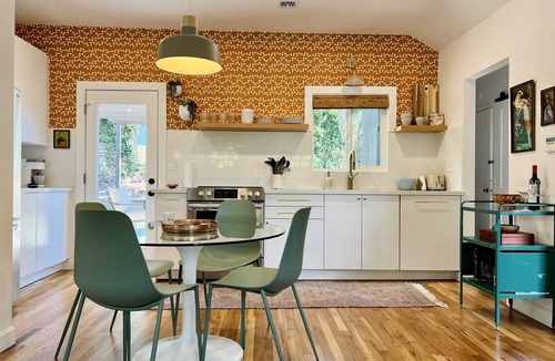 Prescott House | Renovated Retro Bungalow - Walk to Downtown!