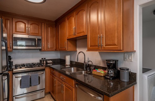 Golden Hill House | Renovated South Park Charmer Close To Zoo Downtown