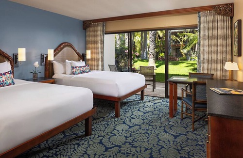 Crown Point Hotel | Resort Queens, Catamaran Resort, Elegant Ambiance, Explore Mission Bay