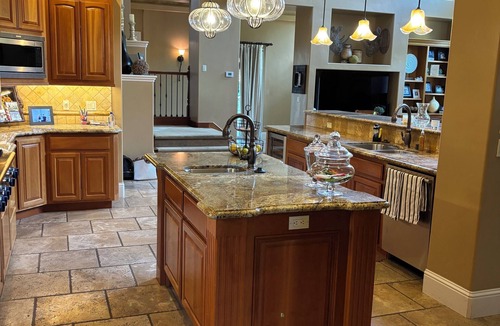 Folsom House | Resort style 4 bedroom home in Hillcrest gated community with pool and spa