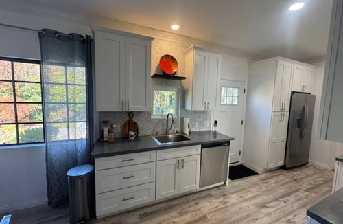 Cowan Heights Apartment | Resort Style Living. 3 Bedroom Furnished Unit near Hiking Trail. Wifi & AC.