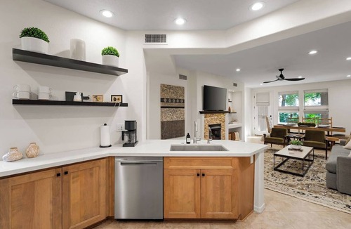 Kierland Condo | Resort Style Living - Golf, Heated Pool, Spa, & Gym