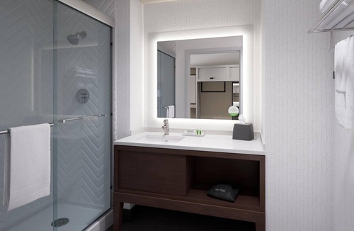 Barstow Hotel | Rest Easy in Two Spacious Rooms w/Free Parking, Near Tanger Outlet & Museums