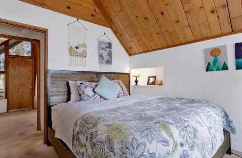 Upper Moonridge House | Resting Falcon#2661