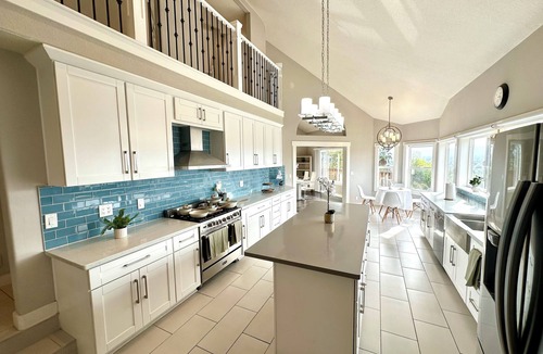 East Foothills Villa | Retreat @ 7B4B villa with Pool, Hot Tub and Amazing View in SF Bay